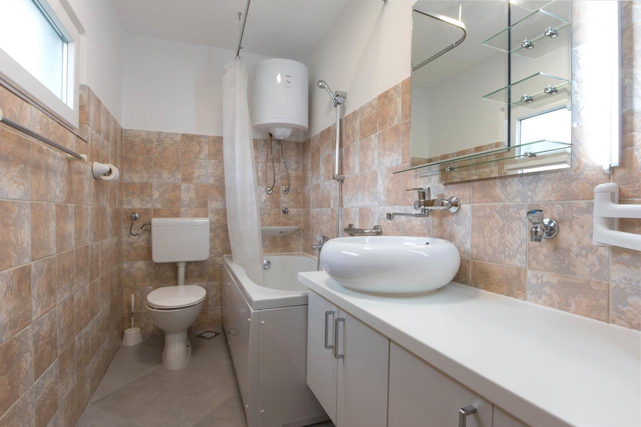 Apartments Tomasic Baška Zewnętrze zdjęcie